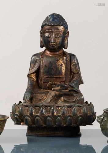 Bronze des Buddha Shakyamuni auf einem separaten Lotos