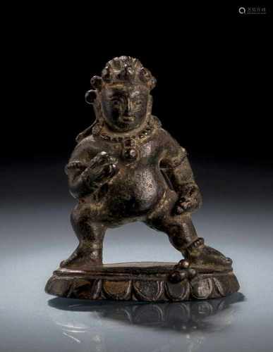 Kleine Bronze des Kubera auf einem Lotos stehend