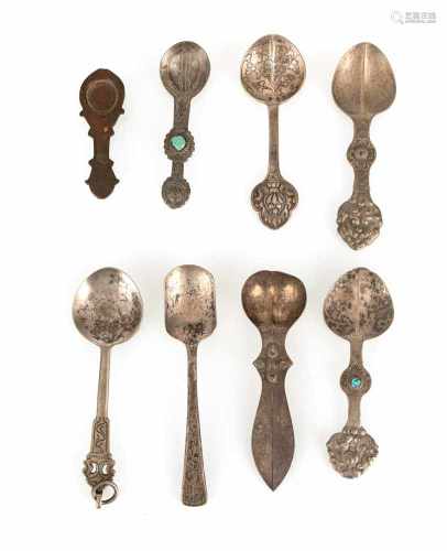 Konvolut Rituallöffel, teils in Silber, Kupfer oder Weissmetall gearbeitet