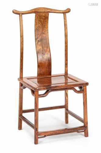 Stuhl in Form einer Beamtenmütze aus Huanghuali