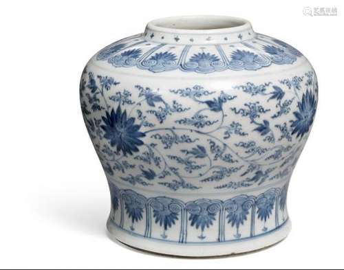 A Chinese blue and white porcelain Ming style baluster jar, Qing 18th-19th century. [...]