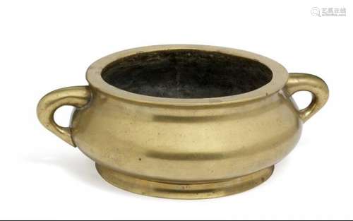 A Chinese bombé-shaped bronze censer. Xuande six-character mark, 18th-19th century. [...]