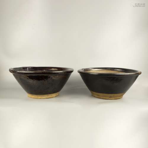 A pair of tea cups in song and Yuan Dynasties