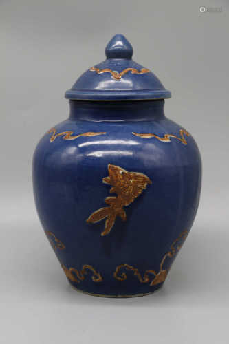 Daming Hongzhi blue glazed red fish jar