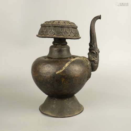 Bronze spout pot of Ming Dynasty