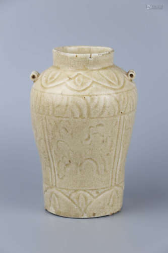 Yuan Dynasty white porcelain bottle