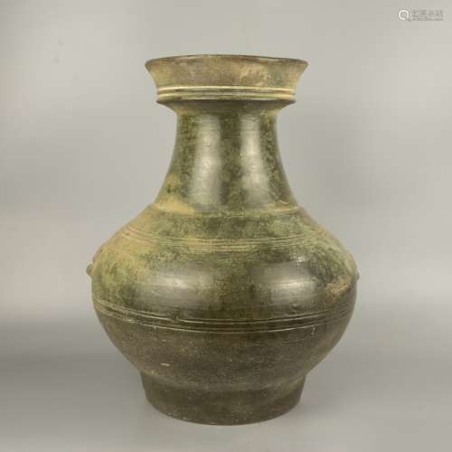 The first statue of green glaze with dazzling patterns in Han Dynasty