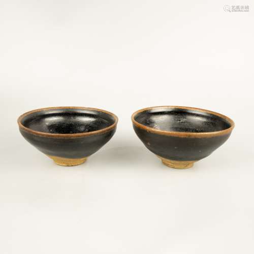 A pair of Jian kiln lamps in Song Dynasty