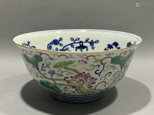 A bowl decorated with blue and white flowers on the outside of Guangxu of Qing Dynasty