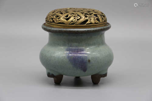 Jun porcelain purple spot censer of Jin Dynasty