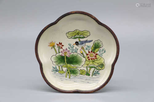 Enamel plate painted with copper tire