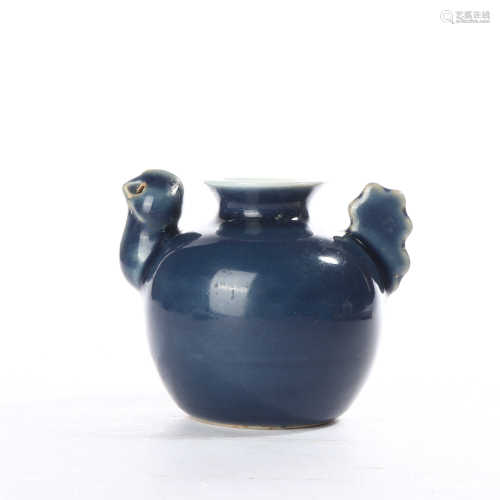 Blue chicken pot with peacock in Yuan Dynasty