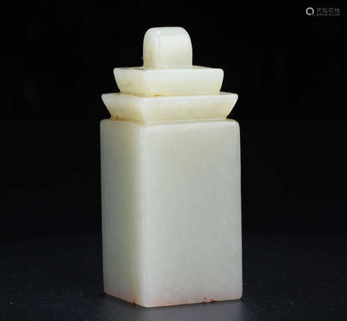 A WHITE JADE BOGU BUTTON SIZE SEAL