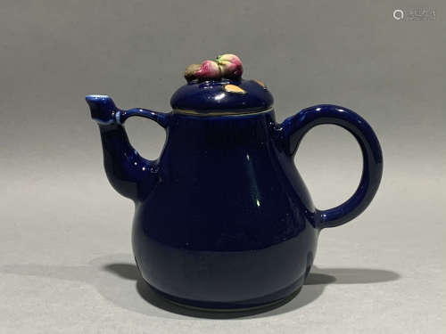 Blue glazed teapot in Qianlong period of Qing Dynasty