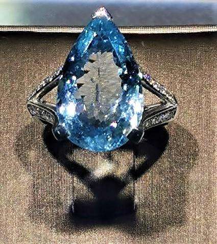 海蓝宝石戒指