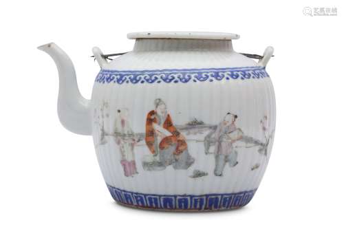 A CHIENSE FAMILLE ROSE TEAPOT AND COVER.