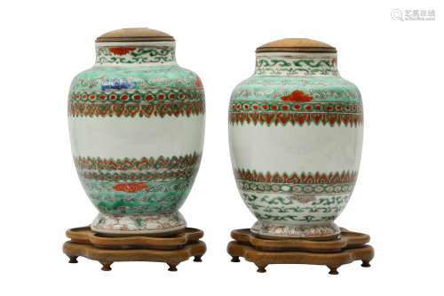 A PAIR OF CHINESE FAMILLE VERTE JARS.