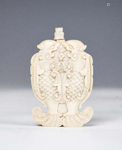 A Chinese Bone Carved Snuff Bottle, 19thC