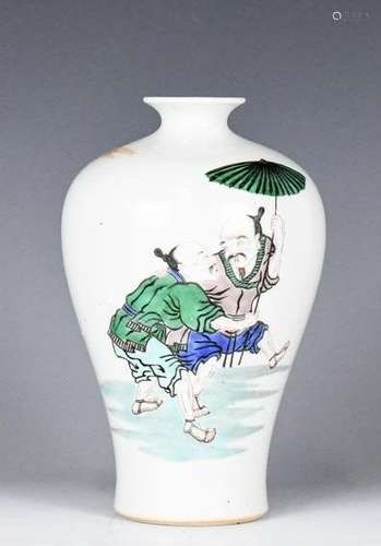 A Chinese Wucai Mei Vase, 19th C