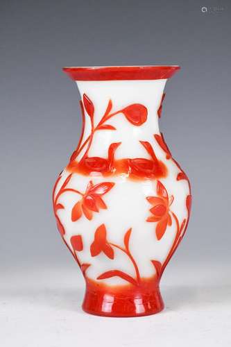 A Red Overlay White Peking Glass Vase, 19th C