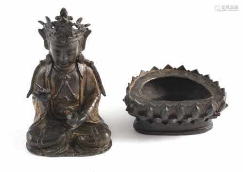 Bronze des Guanyin auf einem Lotos-Sockel