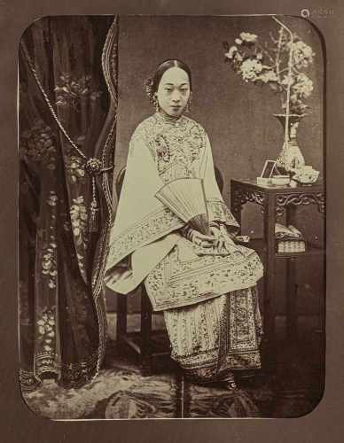 Zwei gebundene Fotoalben 'Shanghai' und 'China und Japan 1892-93'