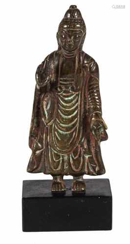 Bronzefigur des stehenden Buddha