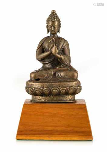 Bronzefigur des Buddha Shakyamuni mit dharma-chakra-mudra