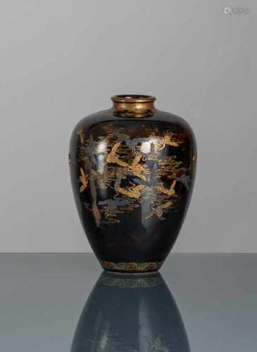 Satsuma-Vase mit Dekor von Kranichen