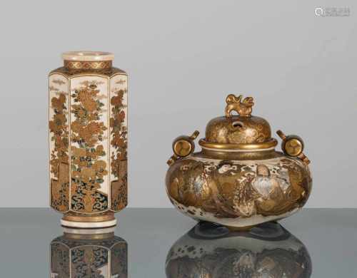 Hexagonale Vase und Koro mit Glücksgöttern aus Satsuma-Ware