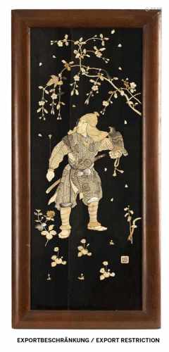 Grosses Lackpaneel mit Samurai-Darstellung aus eingelegtem Bein und Elfenbein