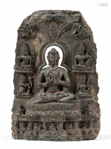 Große Steinstele des Buddha Shakyamuni