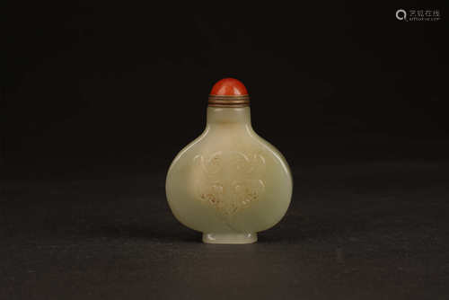 CARVED JADE SNUFF BOTTLE QING STYLE