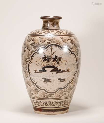 Song Dynasty - Jizhou Ware Patterned Vase