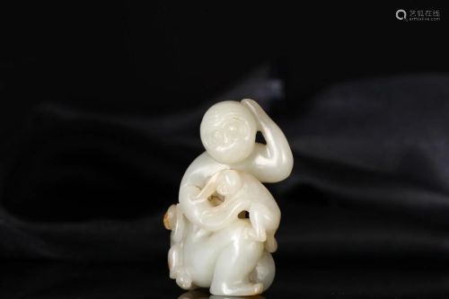 A JADE CARVING OF 'MONKEYS' ORNAME…