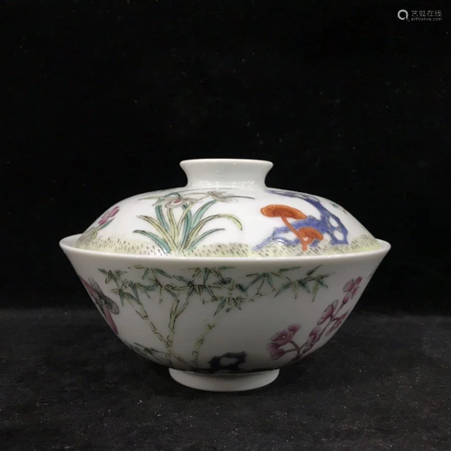 A FAMILLE ROSE 'FLOWER' PORCELAIN BO…