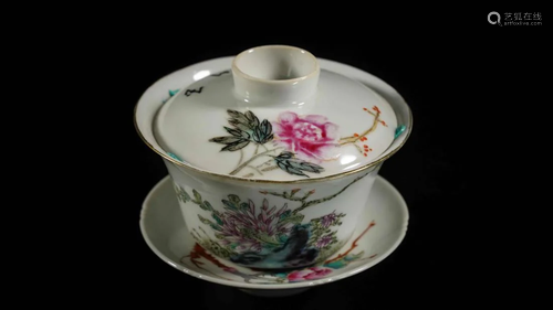 A FAMILLE ROSE 'FLOWER' PORCELAIN TE…