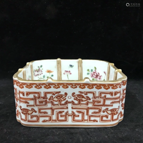 A FAMILLE ROSE 'FLOWER' PORCELAIN SQ…