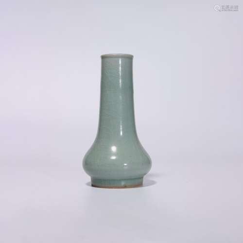 A Ru Kiln Porcelain Straighe Mouth Vase