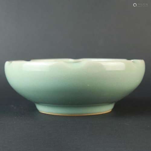 A Longquan Kiln Porcelain Brush Plum Green Washer