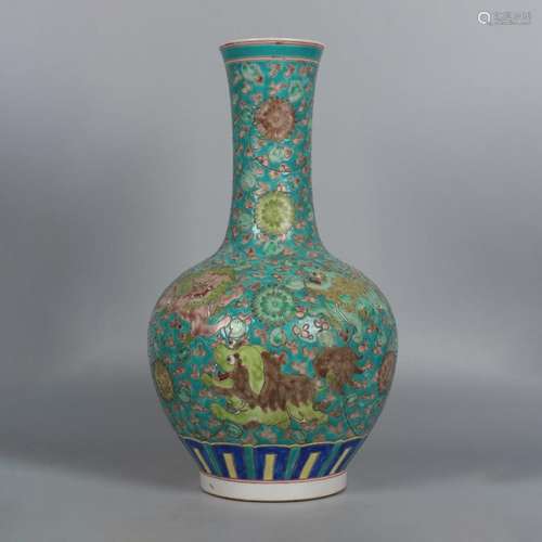 A Green Ground Floral Lion Pattern Porcelain Flask