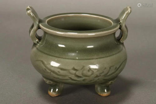 Chinese Celadon Glaze Tri-Footed Censer,