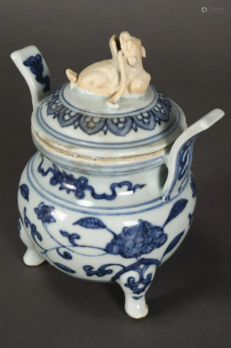 Chinese Blue and White Porcelain Footed Ce…