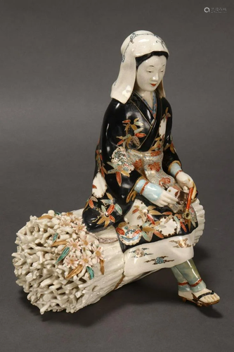 Japanese Meiji Period Kutani Figure Group…