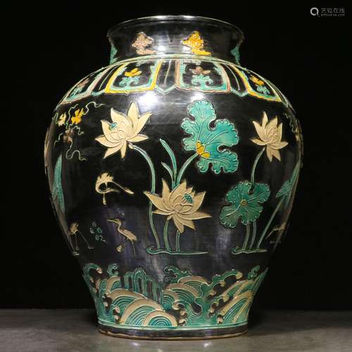 A Enamel Floral Lotus Pattern Porcelain Vase