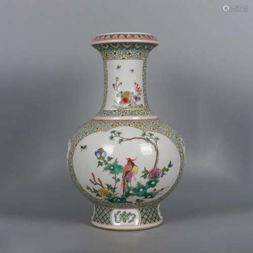 A Famille Rose Flower&Bird Pattern Porcelain Vase