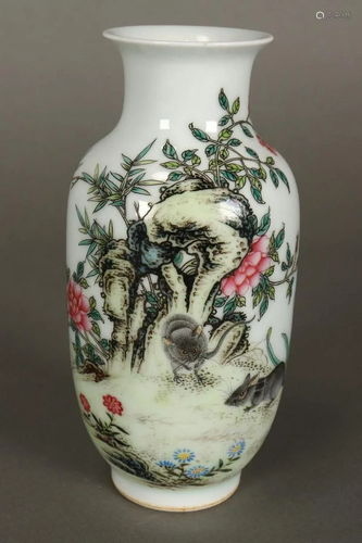 Chinese Petite Porcelain Vase,