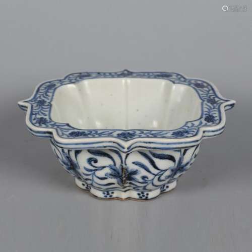 A Blue and white Floral Porcelain Washer