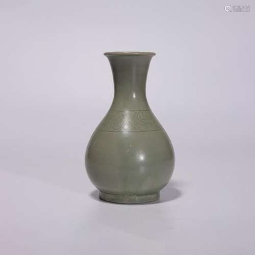 A Ru Kiln Porcelain Vase