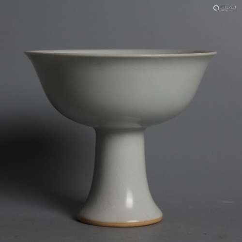 White Glaze Twining Pattern Carved Porcelain  Cup